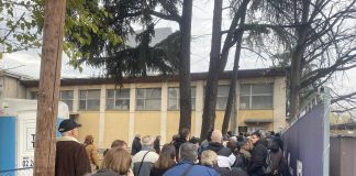 Со хаосот околу личните документи, на граѓаните им се загрозени основни права