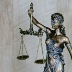 Собранието сѐ почесто прескокнува дебата: Скратената постапка доминира во носењето закони