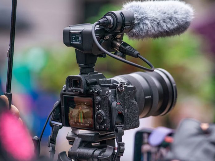 Albert Stoynov Unsplash medium mediumi kamera